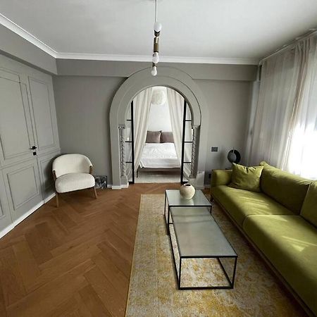 Stunning 1Bd Flat With 50M2 Terrace In The City Center Бухарест Экстерьер фото