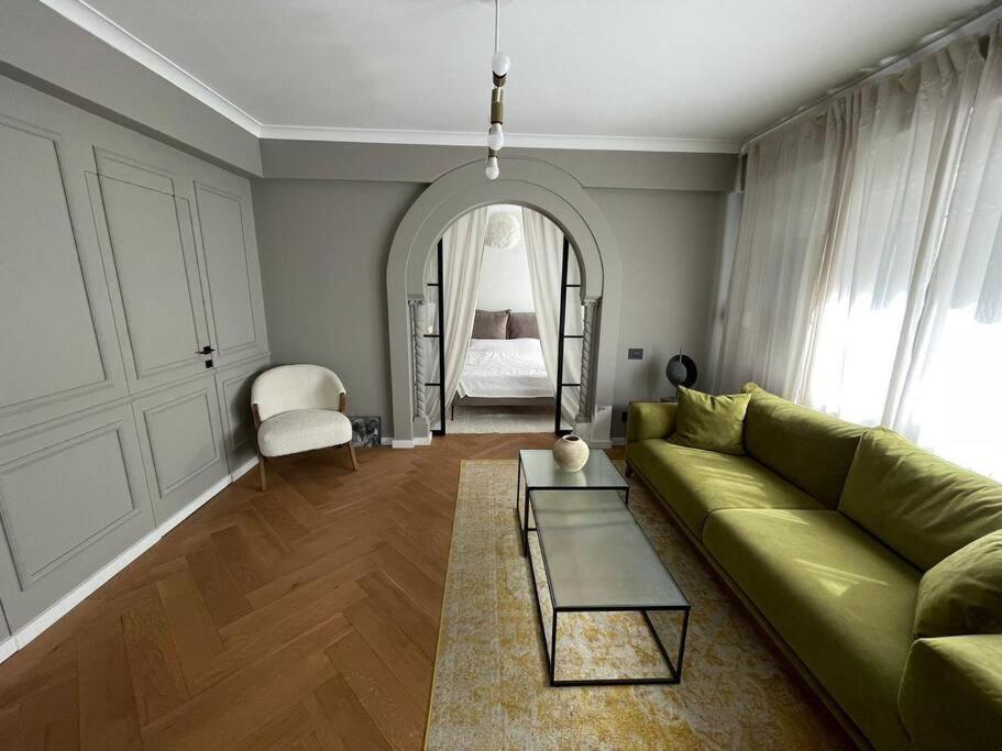 Stunning 1Bd Flat With 50M2 Terrace In The City Center Бухарест Экстерьер фото